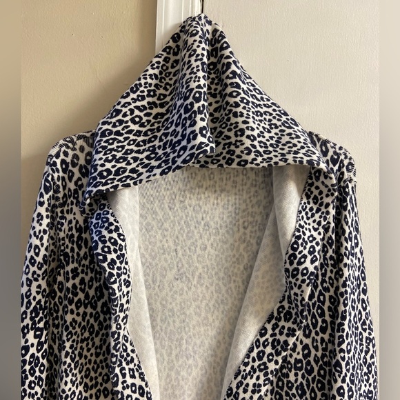 Chico’s Zenergy sweater cardigan animal print open front hooded Medium - Picture 3 of 7